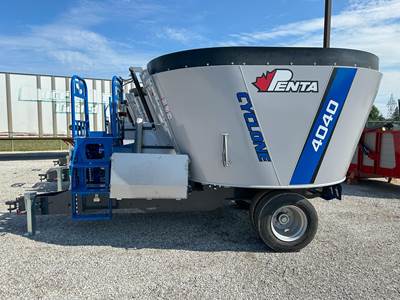 PENTA 4040 Feed Wagon