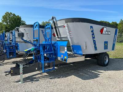PENTA 6740 Feed Wagon