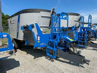 PENTA 8540 Feed Wagon