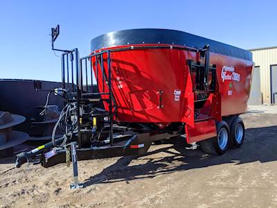 CLOVERDALE 650T Feeder