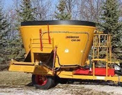 Haybuster CMF590 Feeder