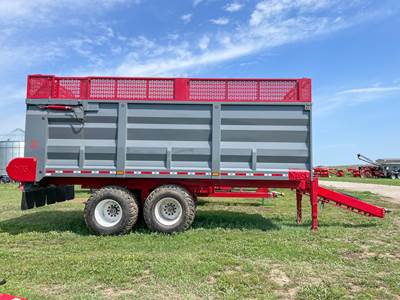 MAS TRAILERS 24 Forage Box