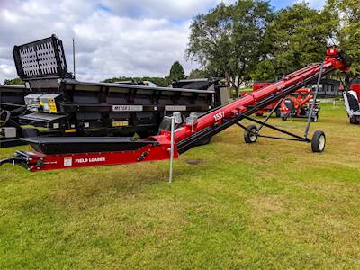 Universal 1537 FIELD LOADER TD