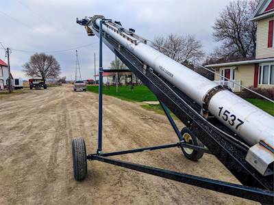 Universal 1537 FIELD LOADER TD