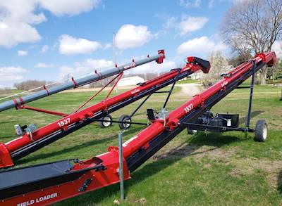 Universal 1537 FIELD LOADER TD