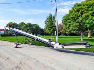 Universal 1537 FIELD LOADER TD