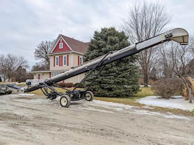 Universal 1537 FIELD LOADER TD