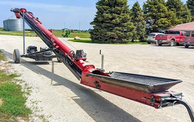 Universal 1537 FIELD LOADER TD