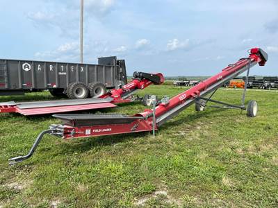 Universal 1537 FIELD LOADER TD