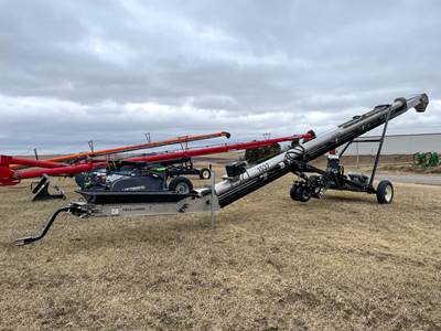 Universal 1537 FIELD LOADER TD