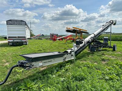 Universal 1537 FIELD LOADER TD