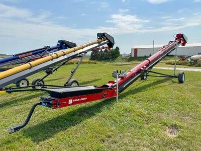 Universal 1537 FIELD LOADER TD