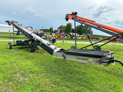 Universal 1537 FIELD LOADER TD