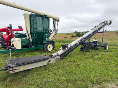 Universal 1537 FIELD LOADER TD