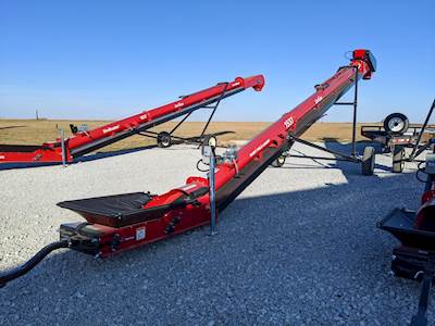 Universal 1537 SHORT FIELD LOADER TD