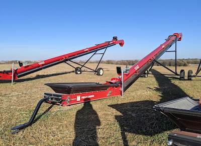 Universal 1542 FIELD LOADER TD