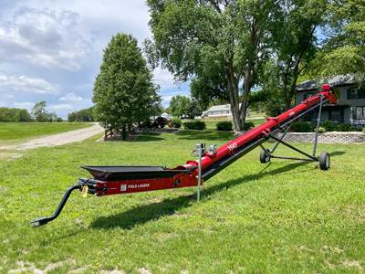 Universal 1542 FIELD LOADER TD