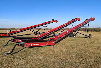 Universal 1547 FIELD LOADER TD