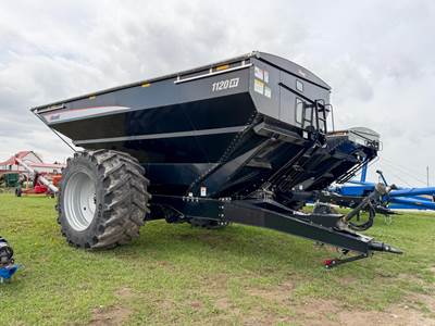 Brandt 1120XT Grain Cart