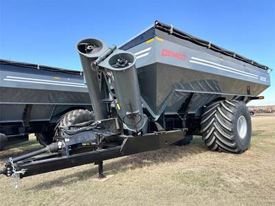 Demco 1300 Grain Cart