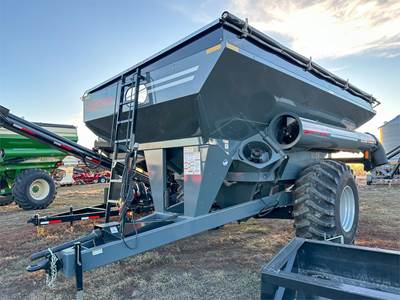 Demco 850 Grain Cart