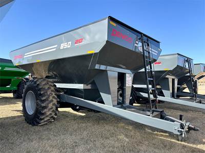 Demco 850 Grain Cart
