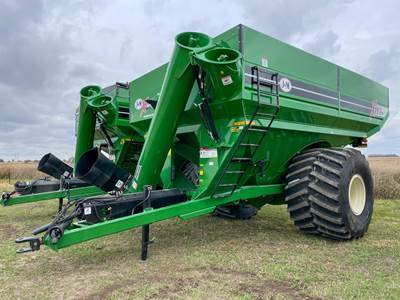 J&M 1112-20S Grain Cart