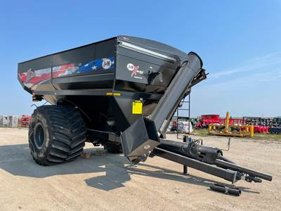 J&M 1112-20S Grain Cart