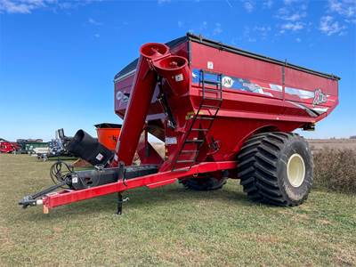 J&M 1112-20S Grain Cart