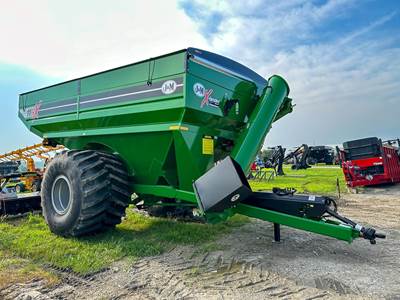 J&M 1112-20S Grain Cart