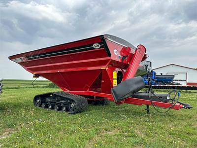 J&M 1522-20T Grain Cart