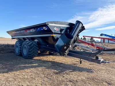 J&M 1732-22T Grain Cart