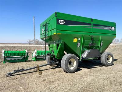 J&M 755SD Gravity Wagon