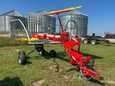 Pottinger TOP 462A Hay Rake