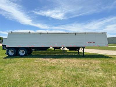Demco 3622 Hopper / Grain Trailer