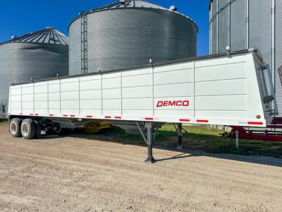 Demco 4022 Hopper / Grain Trailer