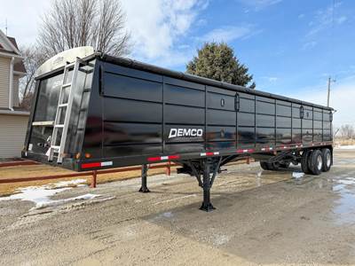 Demco 4022 Hopper / Grain Trailer