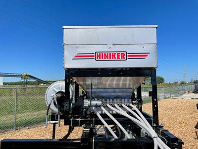 Hiniker 7055 Planting Equipment