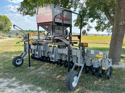 Hiniker 7055 Planting Equipment