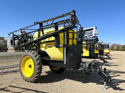Demco 1050 Pull-Type Sprayer