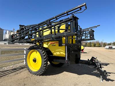 Demco 1250 Pull-Type Sprayer