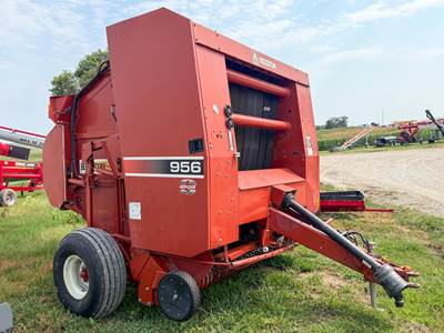 Hesston 956A Round Hay Baler
