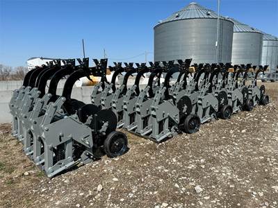 Hiniker 6500 Row Cultivator