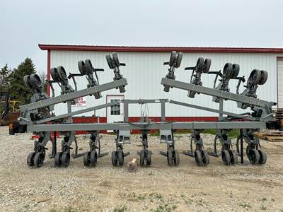 Hiniker 6500 Row Cultivator