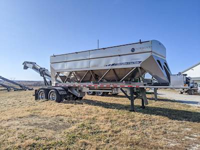 Norwood ST900 Seed Tender