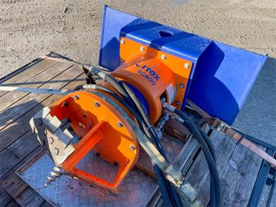 DIPPERFOX MODEL 600 Stump Grinder