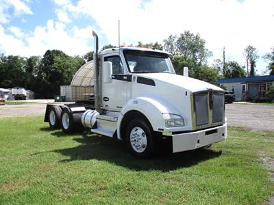 Kenworth T880 Day Cab Truck - Cummins 450HP, 10 Speed Manual