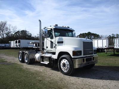 Mack Pinnacle 64T Day Cab Truck - MP8 445HP, 10 Speed M Drive Automatic