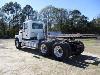 Mack Pinnacle 64T Day Cab Truck - MP8 445HP, 10 Speed M Drive Automatic