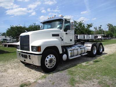 Mack Pinnacle 64T Day Cab Truck - MP8 445HP, 12 Speed M Drive Amt